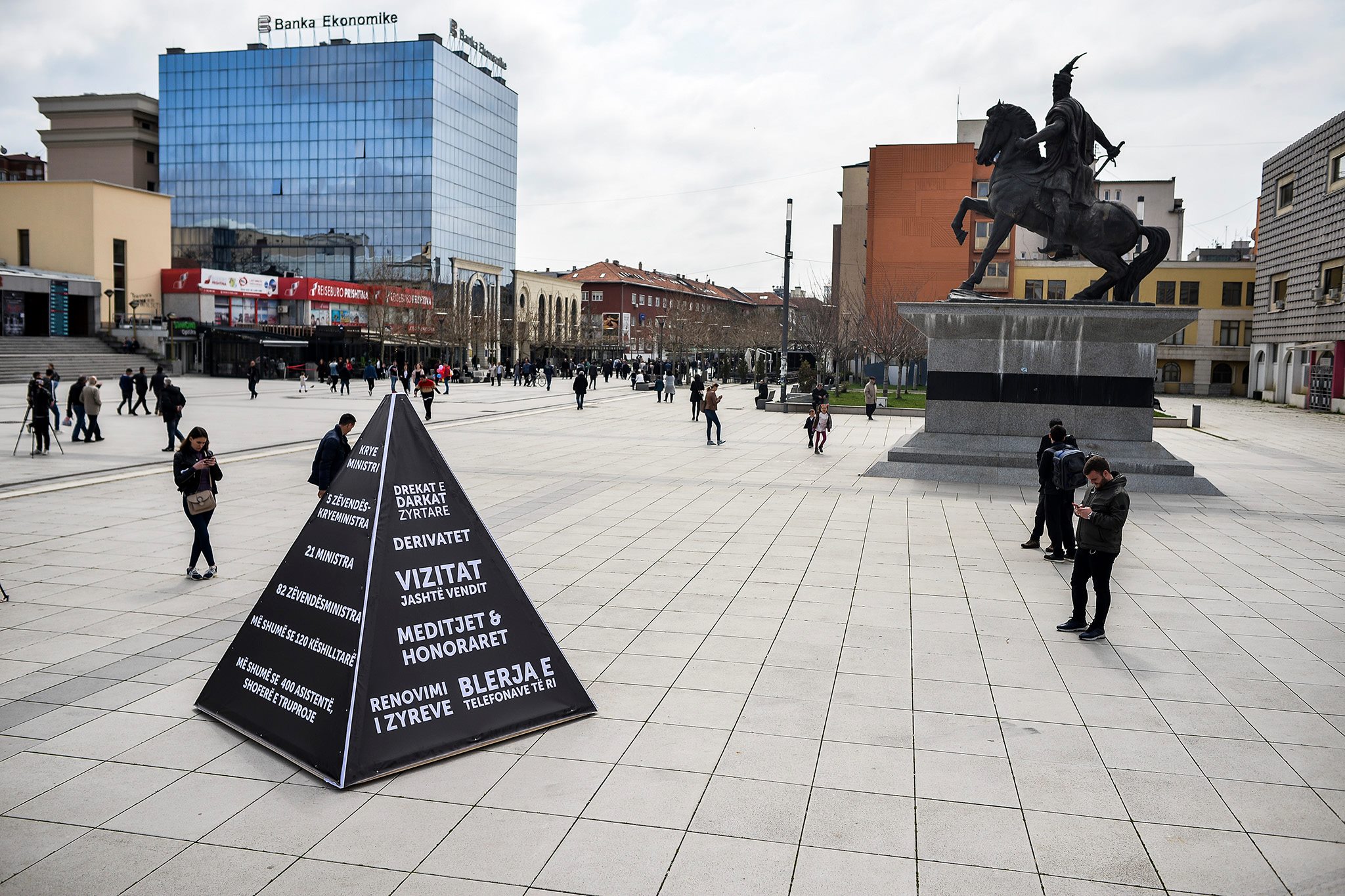 VV prezanton piramidën e luksit të Qeverisë