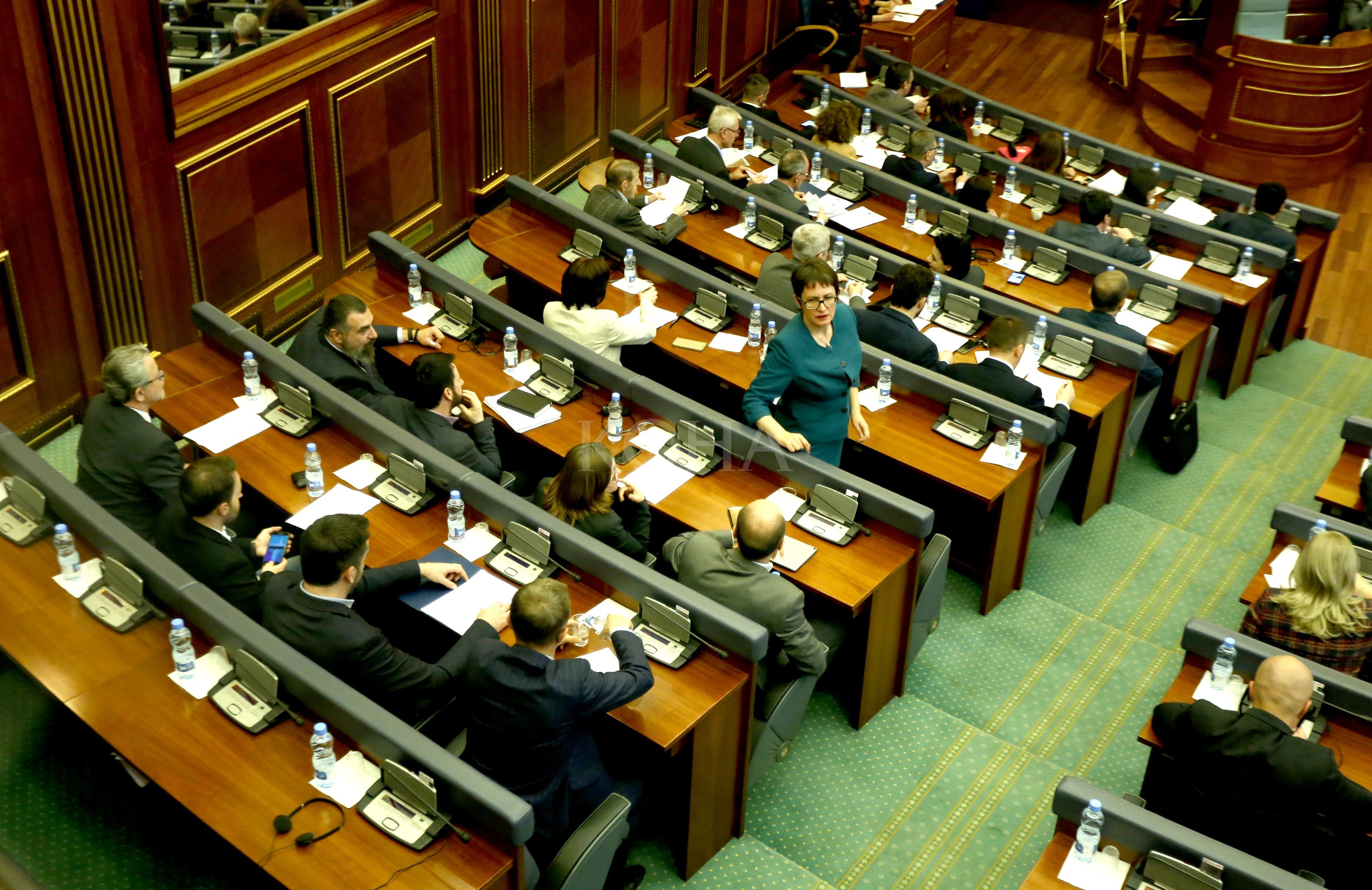 Vetëvendosje akuzon GDP-në se ua vodhi projektligjin për referendumin