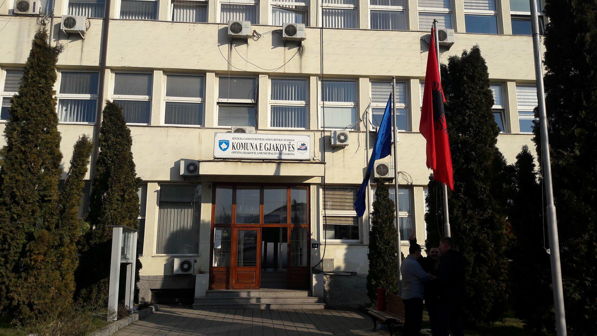 Komuna e Gjakovës hedh poshtë akuzat e Alternativës për dhënien e lejeve të ndërtimit zyrtarëve të AAK-së