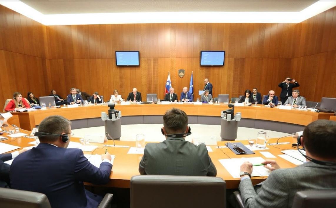 Serbia s’e lë Kosovën të marrë kryesimin e një Komisioni në SEECP, e merr Turqia