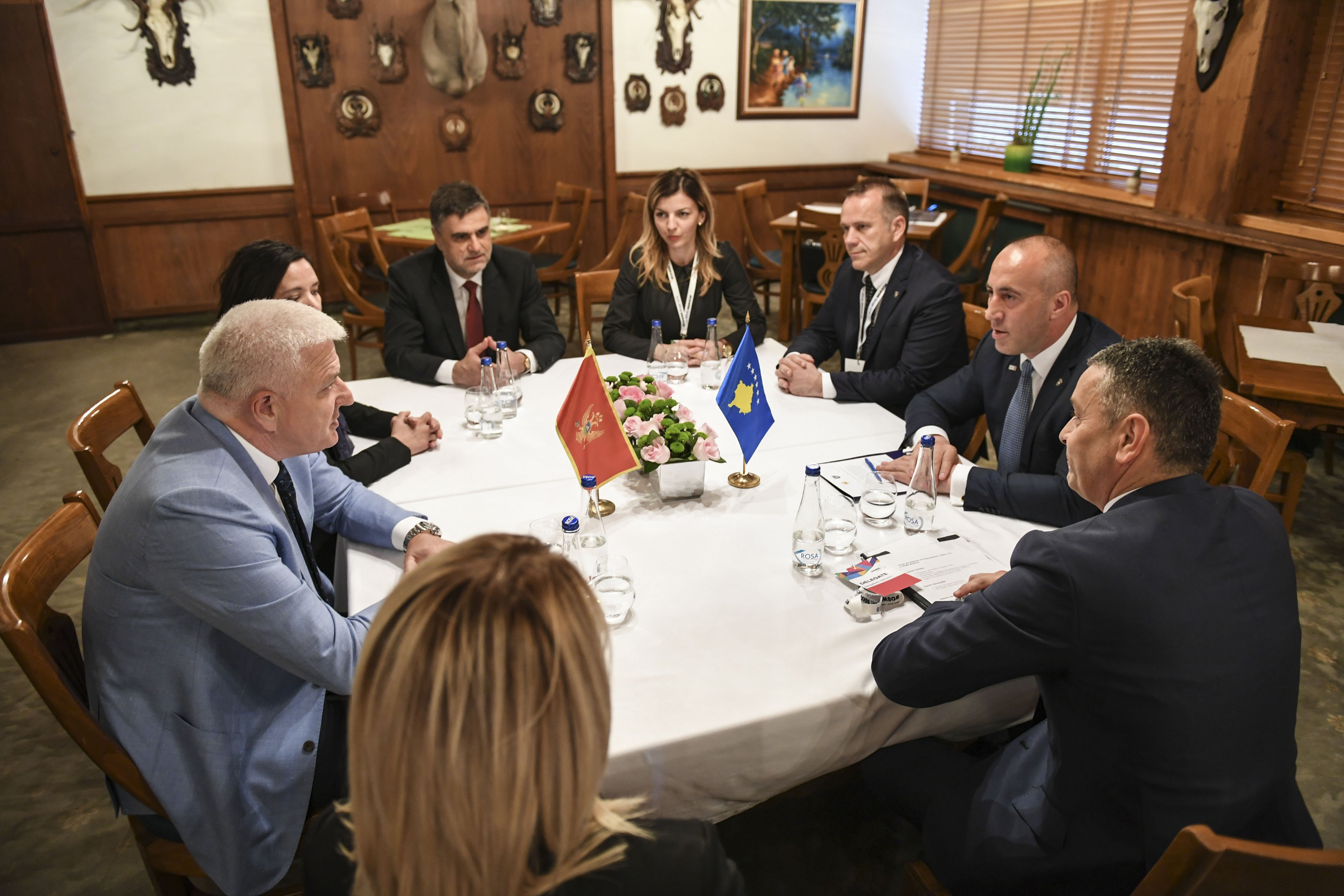 Haradinaj takohet me Markoviqin, Mali i Zi mbështet Kosovën në rrugën evropiane