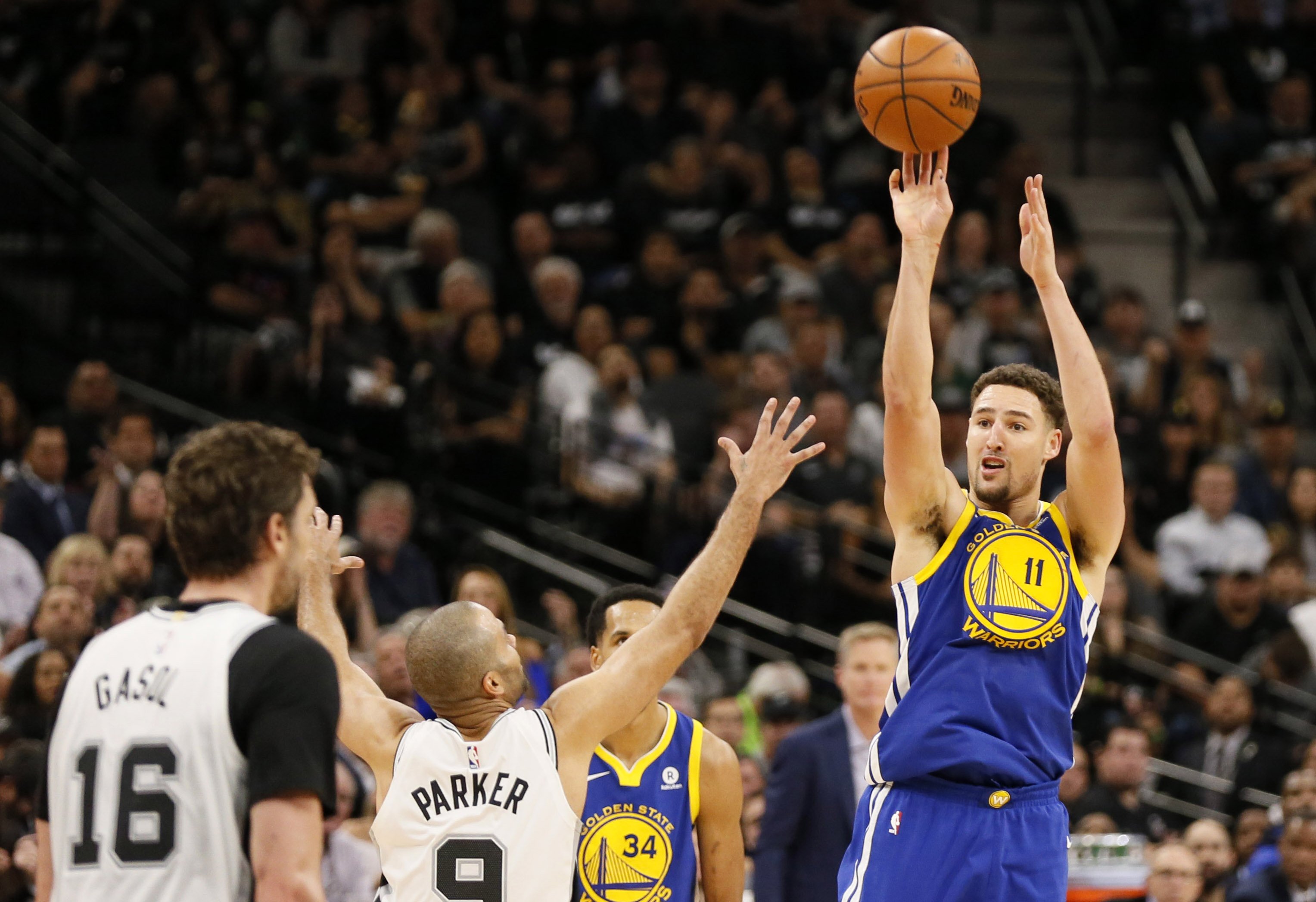 Golden State një fitore larg fazës së re