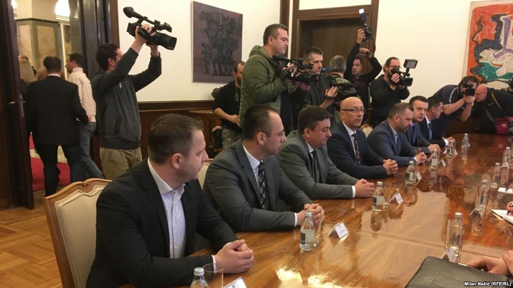 Dorëheqjet ‘fiktive’ të ministrave të Listës Serbe