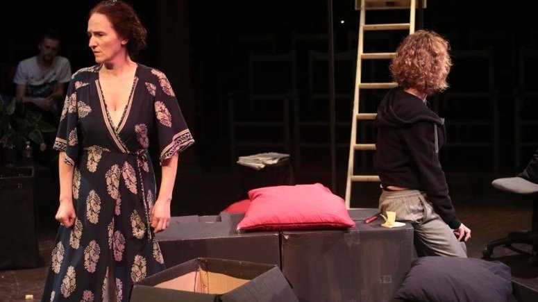 Sonte “Natën, Má” në Teatrin Metropol të Tiranës, Ilire Vinca rolin kryesor