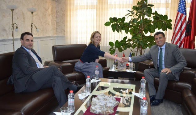 O’Connell në Mitrovicë për të ofruar mbështetjen britanike për këtë Komunë