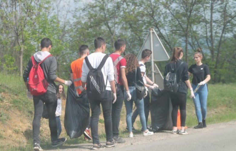 Në Suharekë janë mbledhur mbi 800 ton mbeturina për dy ditë