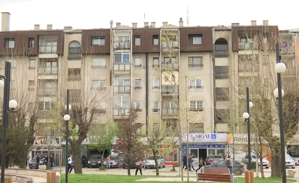 Uzurpatorët nuk po ua lëshojnë banesat sociale në Ferizaj 37 familjeve përfituese