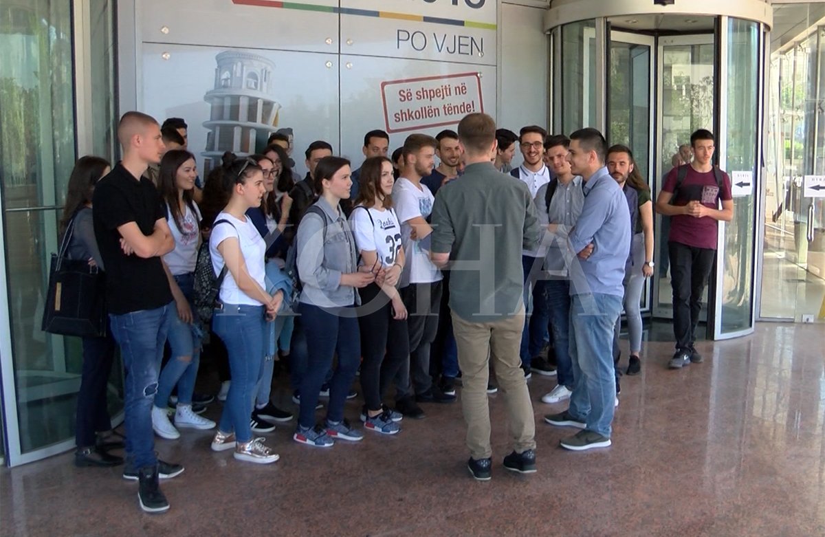 Kërkohet ndryshimi i vendimit që ia lë vetëm Fakultetit të Edukimit përgatitjet për profesorë