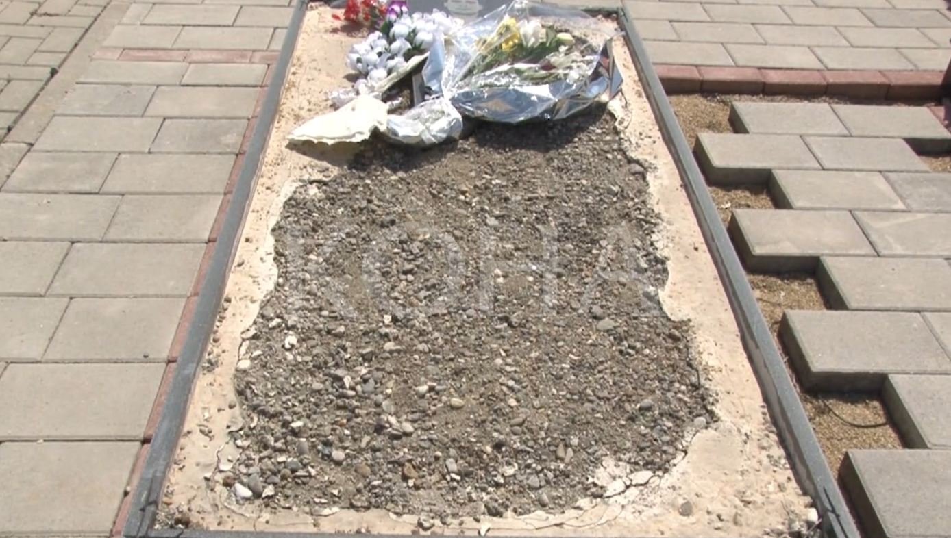 Familjarët në Mejë nuk do t’i lënë më politikanët për homazhe nëse nuk bëjnë gjë për memorialin