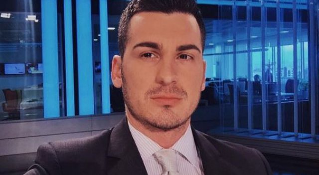 Mariza Ikonomi i propozon live martesë moderatorit shqiptar