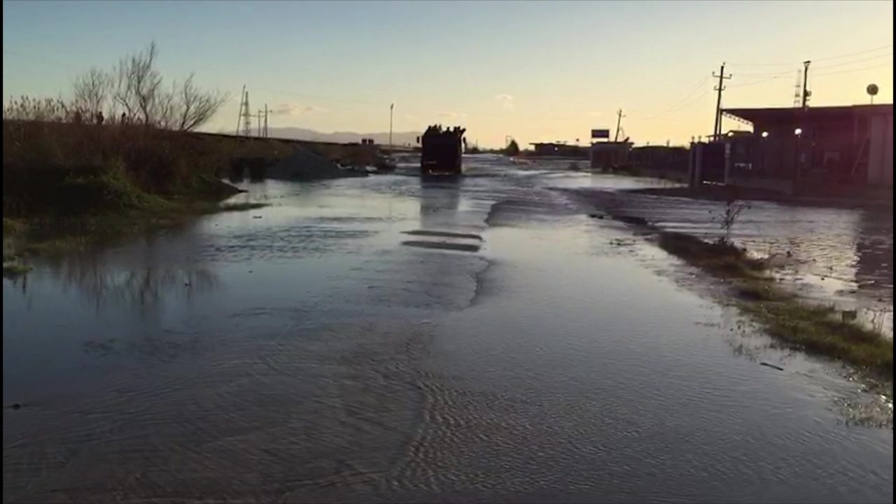 Vjosa tërhiqet nga Fieri, 2000 ha tokë e shumë shtëpi ende në ujë