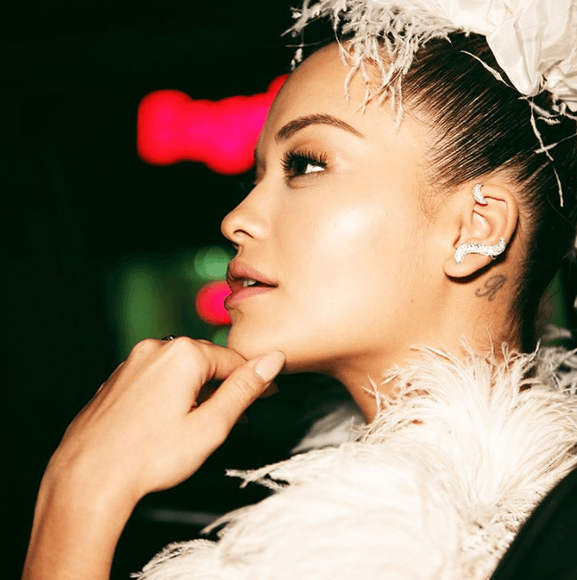 Rita Ora me probleme shëndetësore, rrezikon premierën e “Fifty Shades Freed”