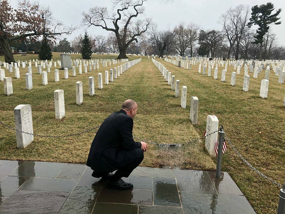 Haradinaj nderon ushtarët e rënë amerikanë: Heronjtë tuaj janë edhe heronjtë tanë