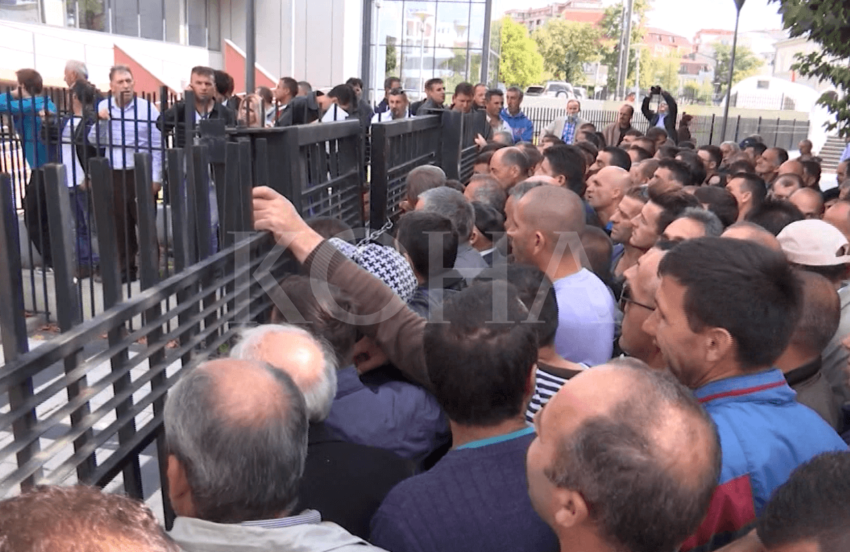 Qeveria pret listën përfundimtare të veteranëve për t’u marrë me pagën minimale