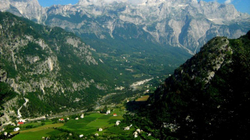 Kërkohet ndërhyrja e helikopterit për tre turistë çekë të bllokuar në Theth