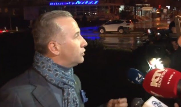 Qytetarët fyejnë nënkryetarin e Prishtinës, Selim Pacolli