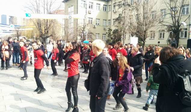 Kosova i bashkua iniciativës globale “Një miliard në këmbë” kundër dhunës ndaj grave