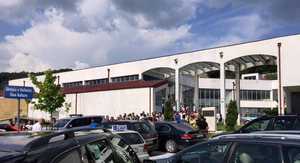 Komuniteti artistik i Kaçanikut kërkon themelimin e teatrit