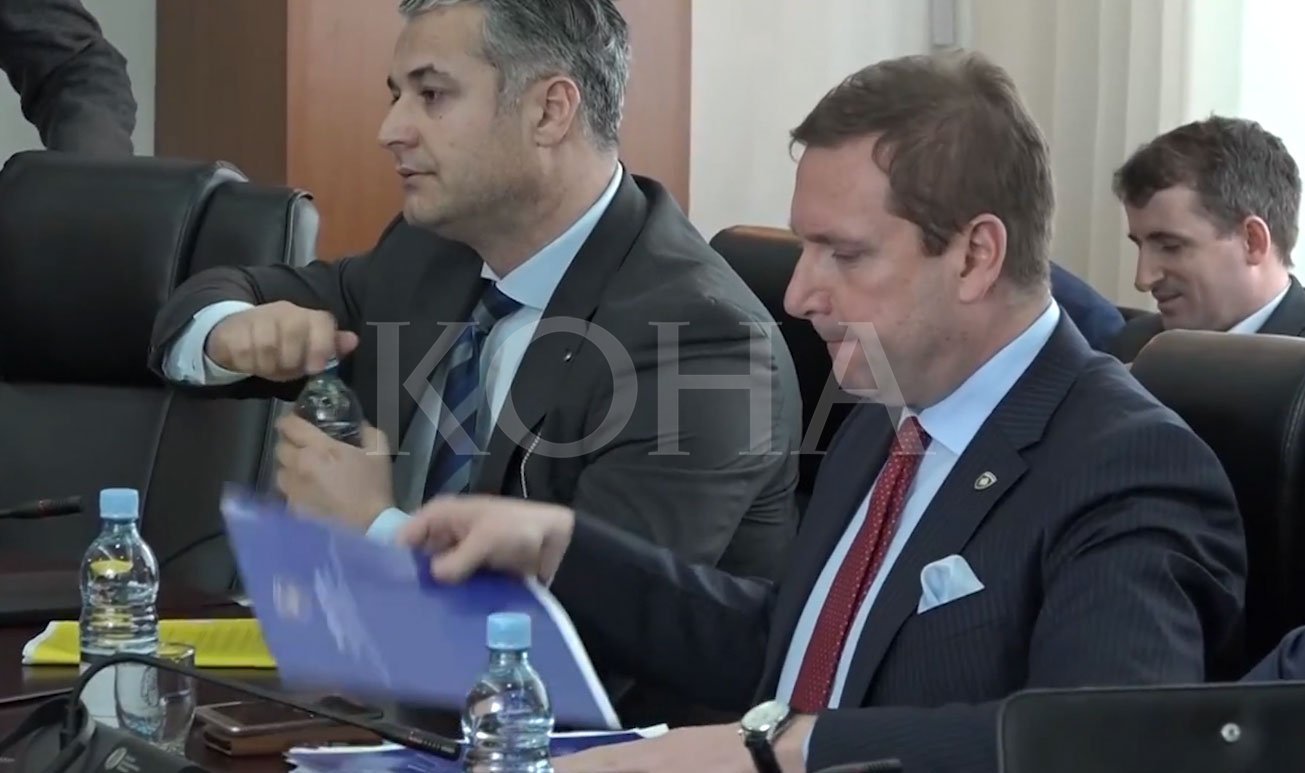 Pse ministri Sefaj kërkoi raportim pa prani të medieve 