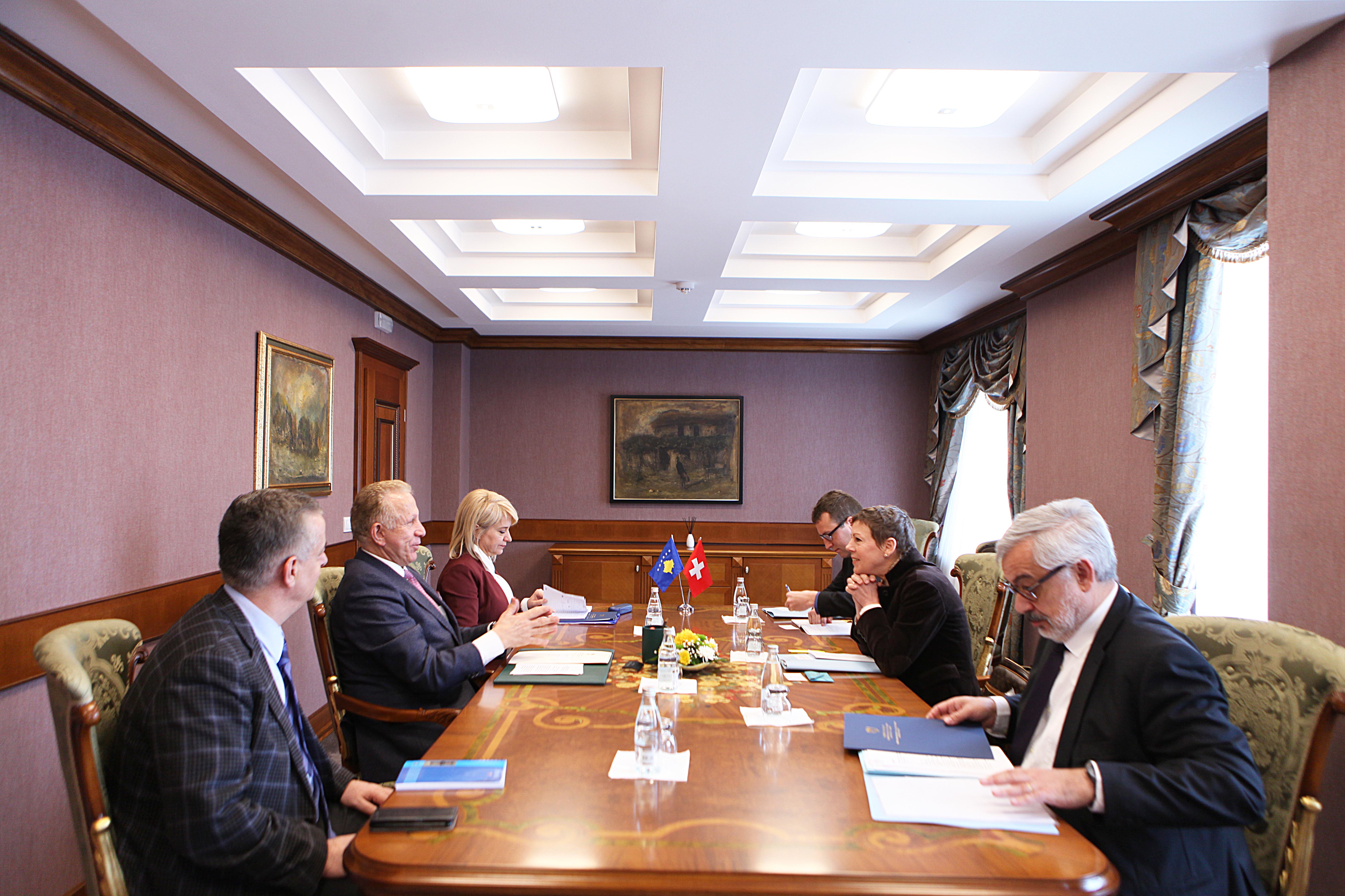 Pacolli: Zvicra vazhdon mbështetjen e Kosovës, kundër idesë së shkëmbimit të territoreve në Ballkan