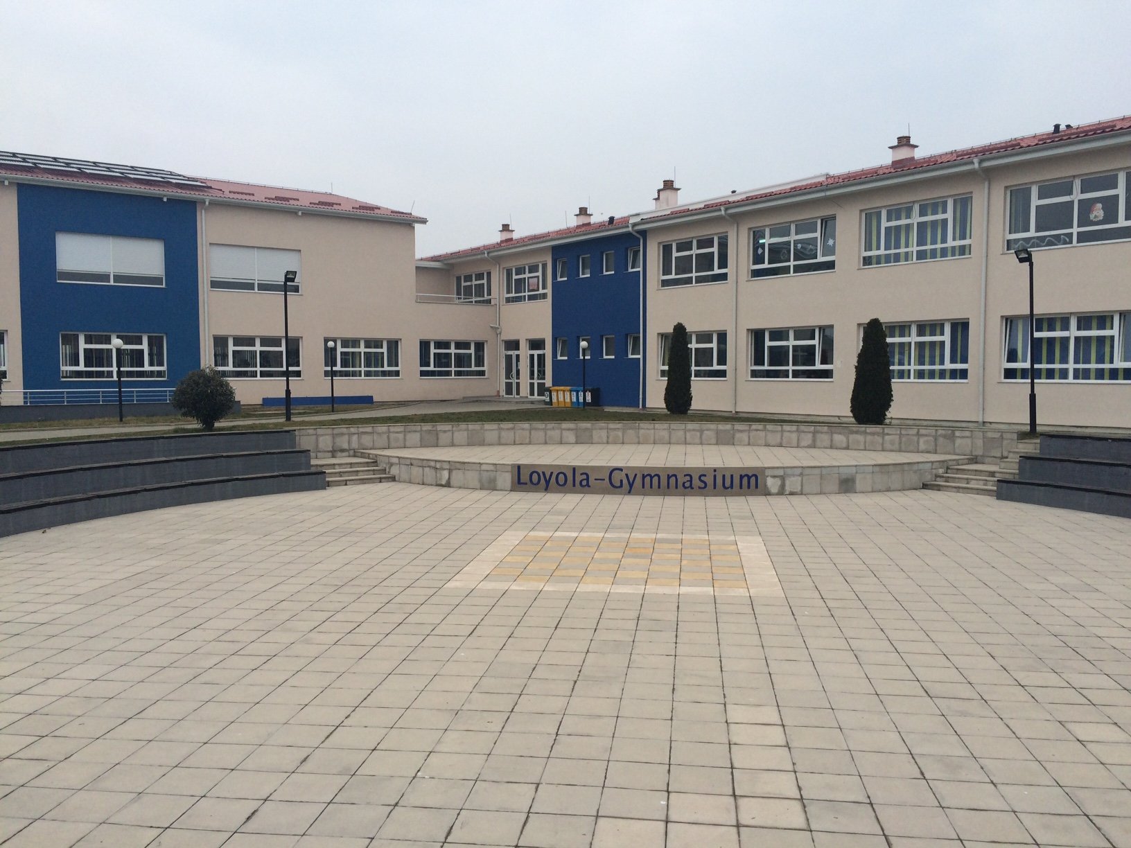 Bytyqi shfuqizon memorandumin me gjimnazin “Loyola” në Prizren