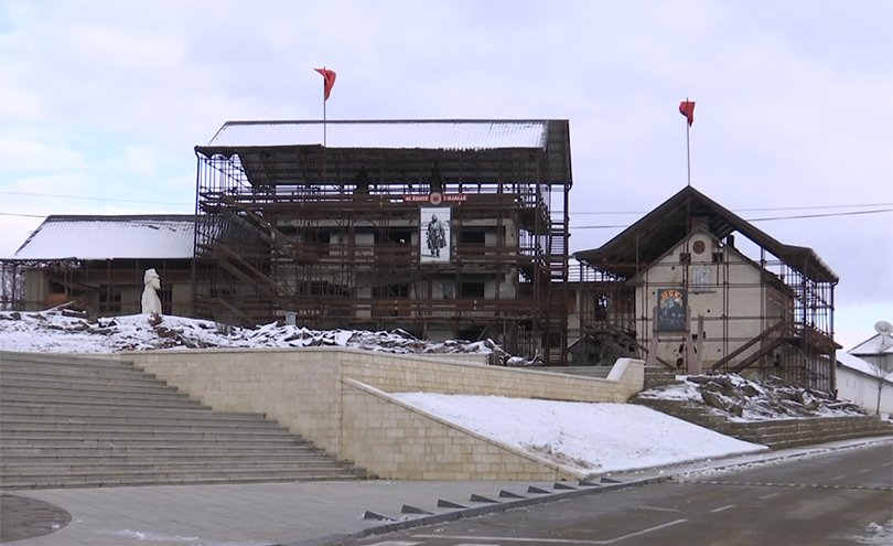 Deputetët kërkojnë përgjegjësi për gjendjen e kompleksit memorial në Prekaz