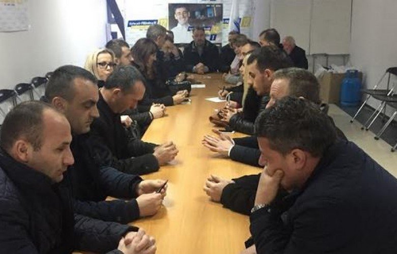 PDK-ja në Skenderaj përjashton 7 anëtarë, Bekim Haxhiu s’është më nënkryetar