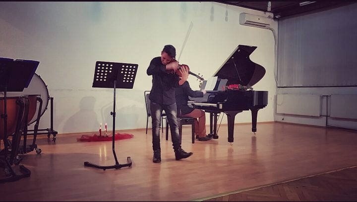 Shkolla e muzikës, pa objekt