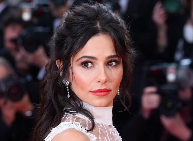 Cheryl Chole flet për rënien e flokëve dhe problemeve me lëkurë pas lindjes