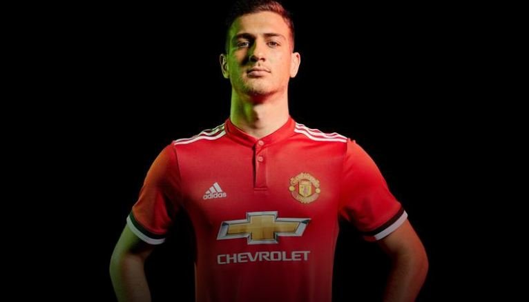 Unitedi zyrtarizon mbrojtësin portugez, Diogo Dalot