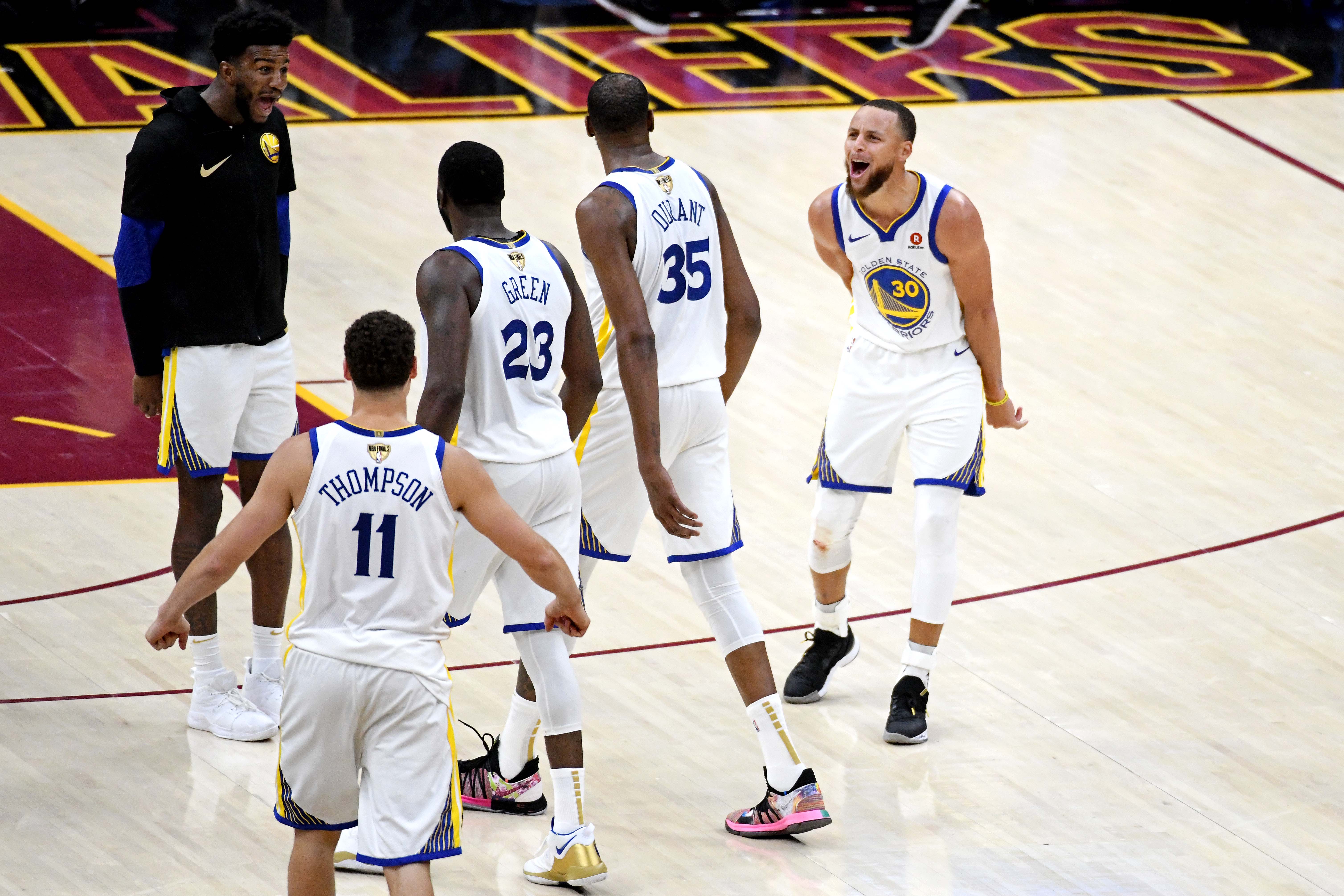 Golden State vazhdon fitoret në serinë finale