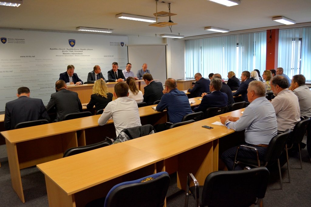 Lekaj u kërkon inspektorëve të infrastrukturës të mos kursehet askush që ka rënë ndesh me ligjin