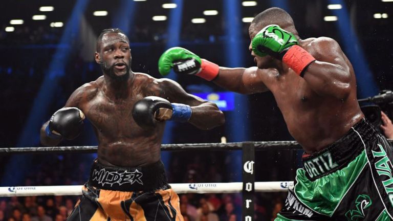 Wilder i mbijeton “King Kongut” Ortiz, e nokauton në raund të dhjetë
