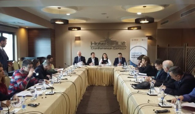 Kërkohet shkurtimi i përfitimeve të zyrtarëve të lartë shtetërorë