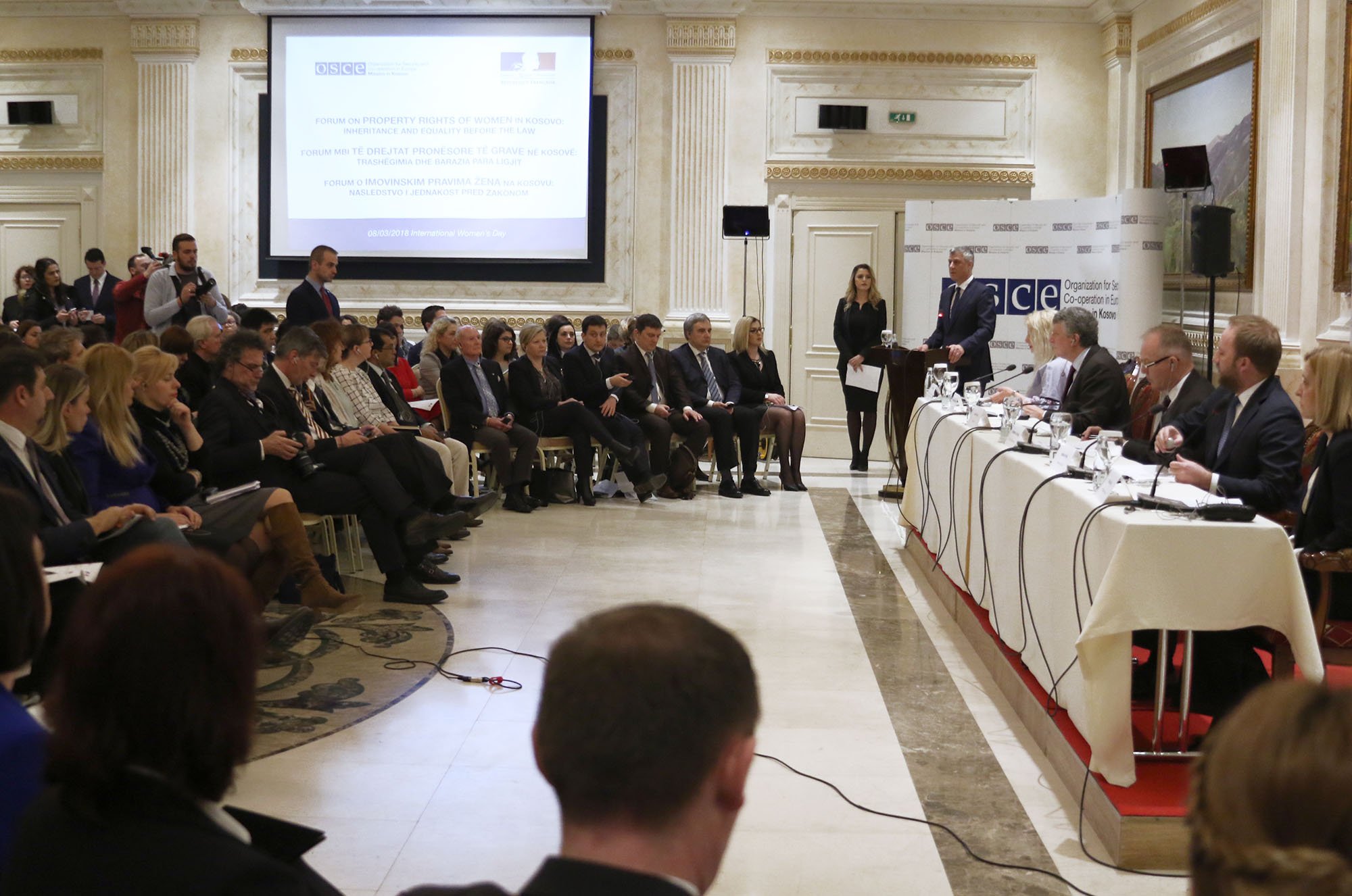 Presidenti krenohet me avancimin e rolit të gruas në Kosovë, përmend sfida të reja   
