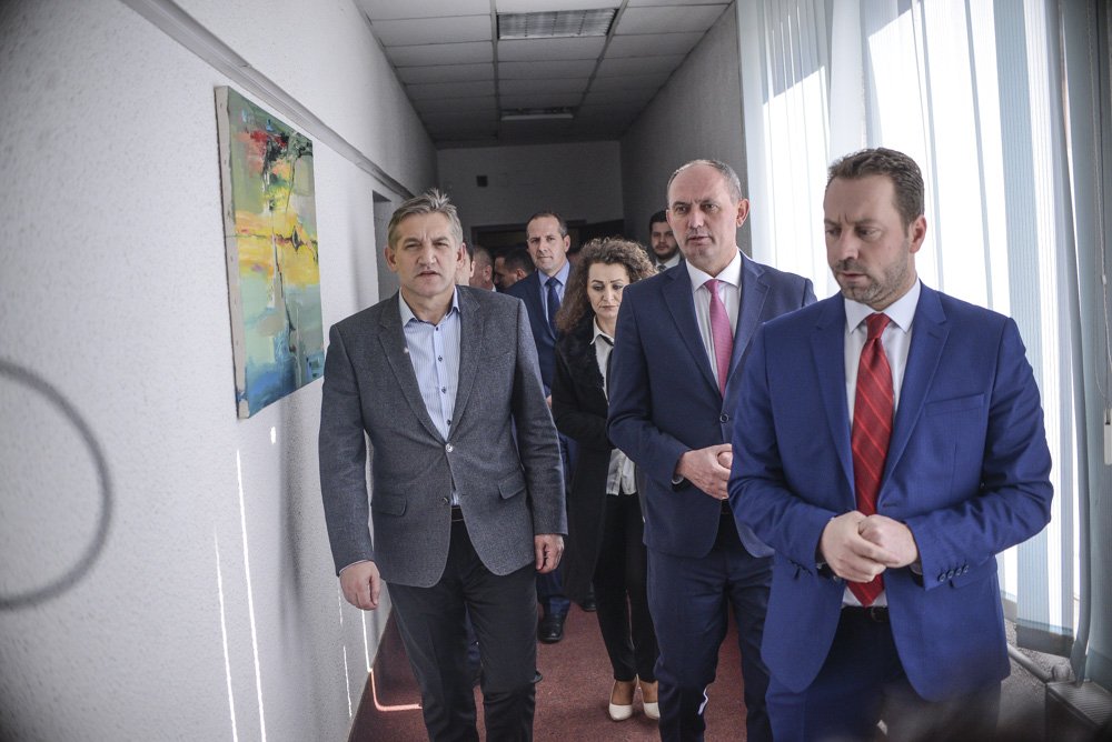 Beqaj thotë se ka fonde të mjaftueshme për ta pajisur Qendrën e Inovacionit në Ferizaj