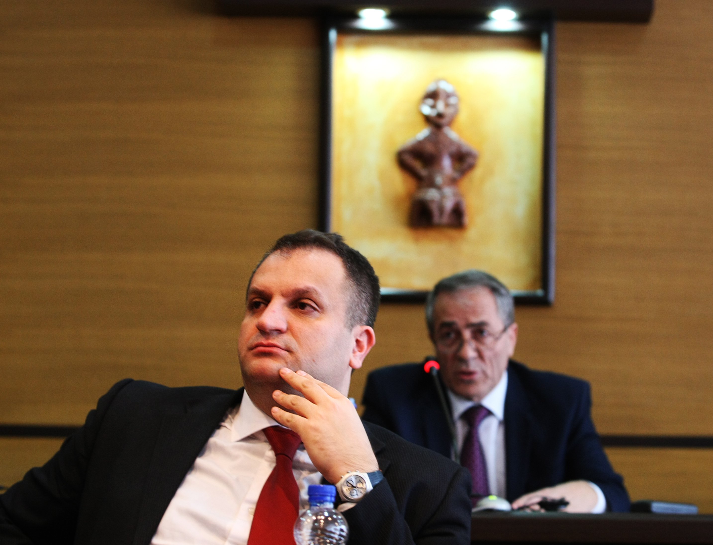 VV-ja do postin e nënkryetarit të dytë dhe më shumë Drejtori në Prishtinë