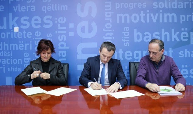 Nënshkruhet memorandumi për mbështetje socio-ekonomike
