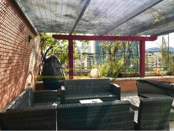 Pas ndarjes nga burri, Jonida Maliqi nxjerr në shitje super-apartamentin 800 mijë eurosh