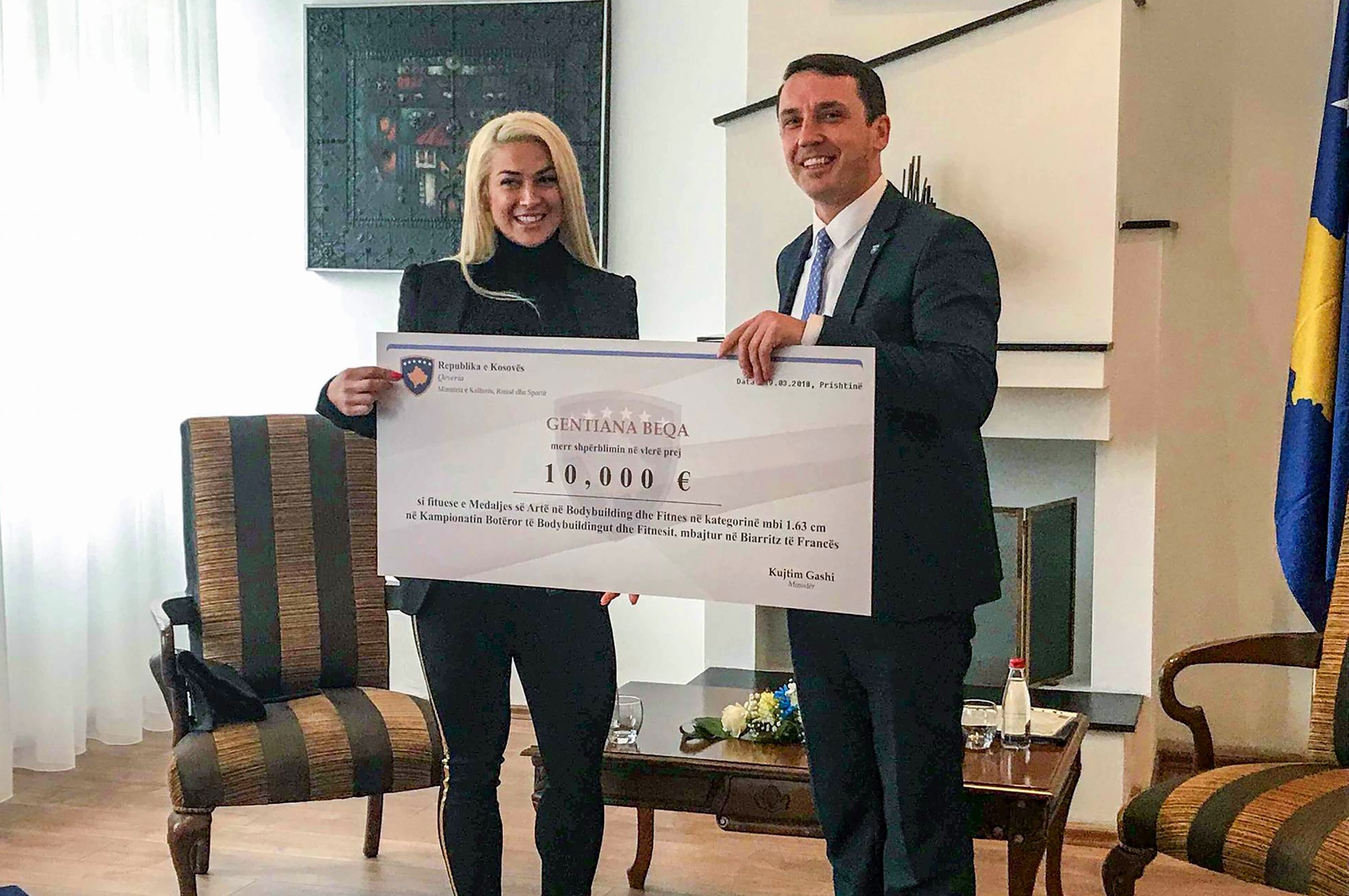 Kampiones së botës në Bodybuilding, Gentiana Beqa, 10 mijë euro shpërblim, trajnerit 5 mijë