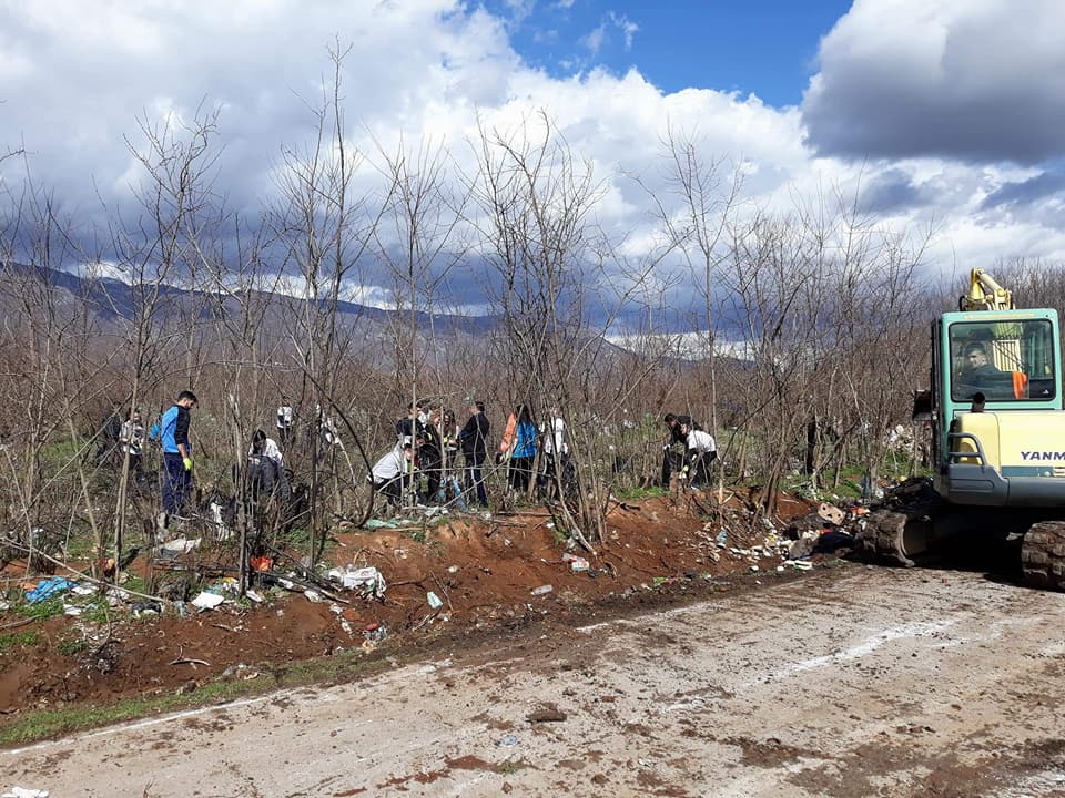 “Let’s Do It Kosova” pastron mbeturinat në fshatin Lubovë