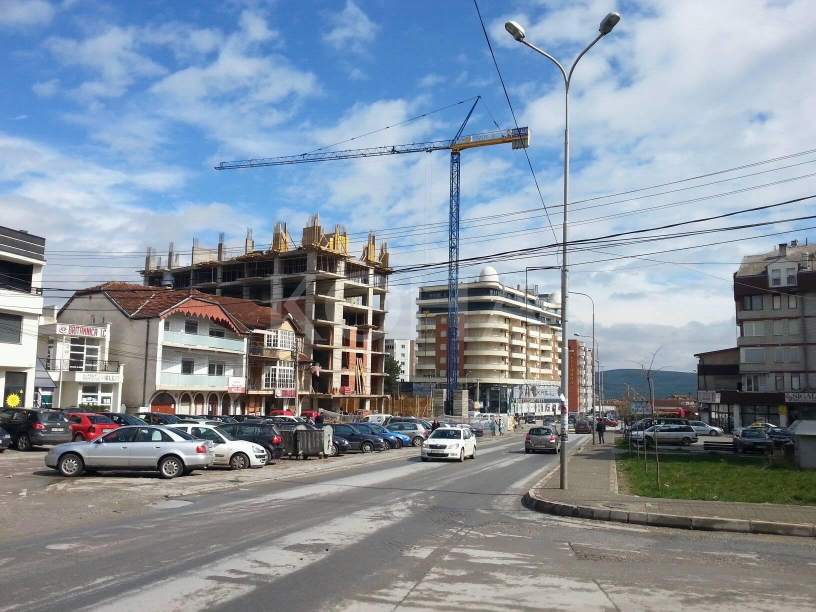 Dy të arrestuar në Gjilan për uzurpim prone e tejkalim të lejes ndërtimore