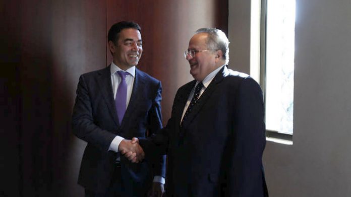 Propozimi grek për emrin në qendër të vizitës së Kotziasit në Maqedoni