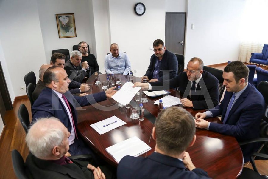 Haradinaj lavdëron Komisionin “orientues” Bulliqi, marrëveshja obligon korrektimet e nevojshme