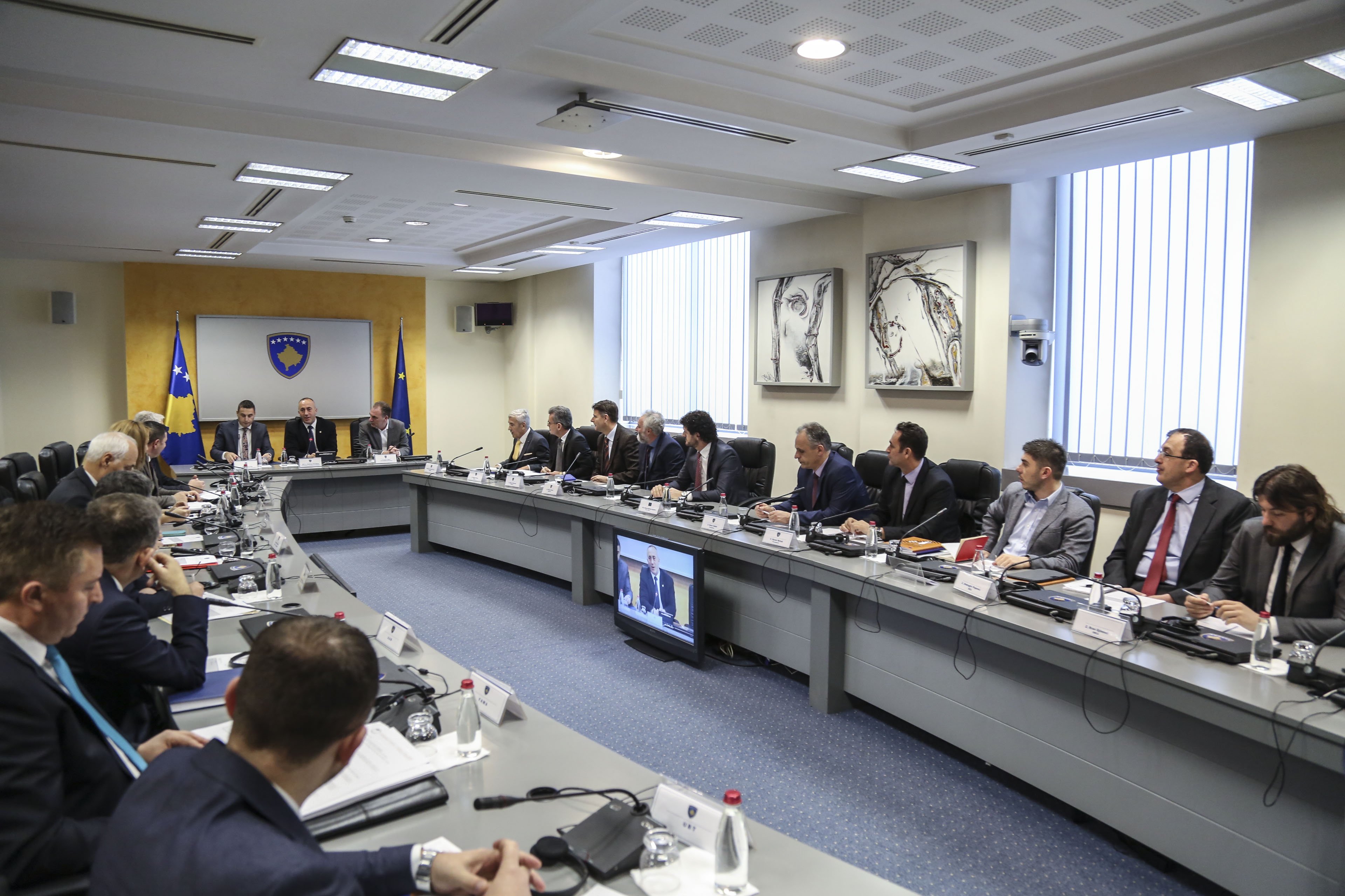 Haradinaj thotë se shkarkimin e bordit të Akreditimit e ka bërë pa i shikuar emrat