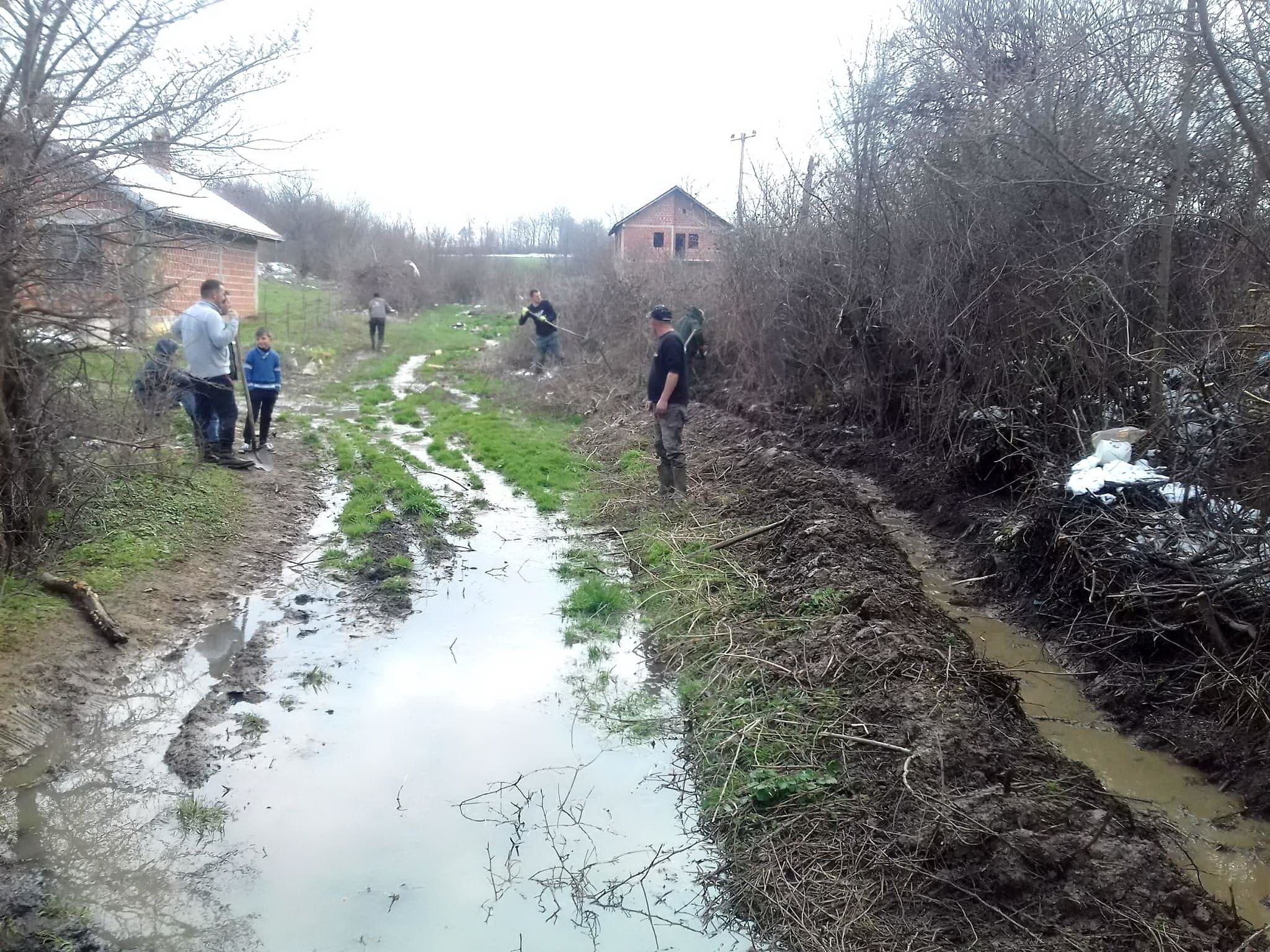 Banorët e Gjurgjevikut ndihen të shpërfillur nga pushteti lokal i Klinës