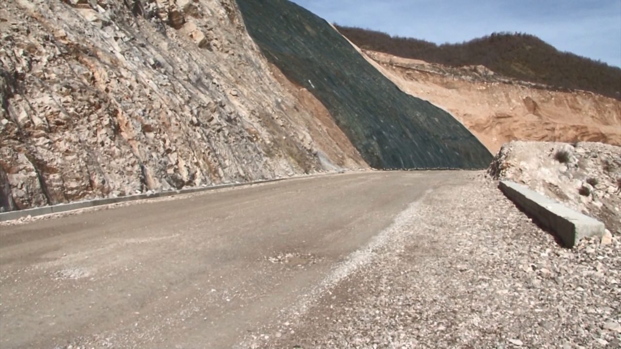 Qeveria miraton kontratën për Rrugën e Arbrit, kostoja 240 milionë euro