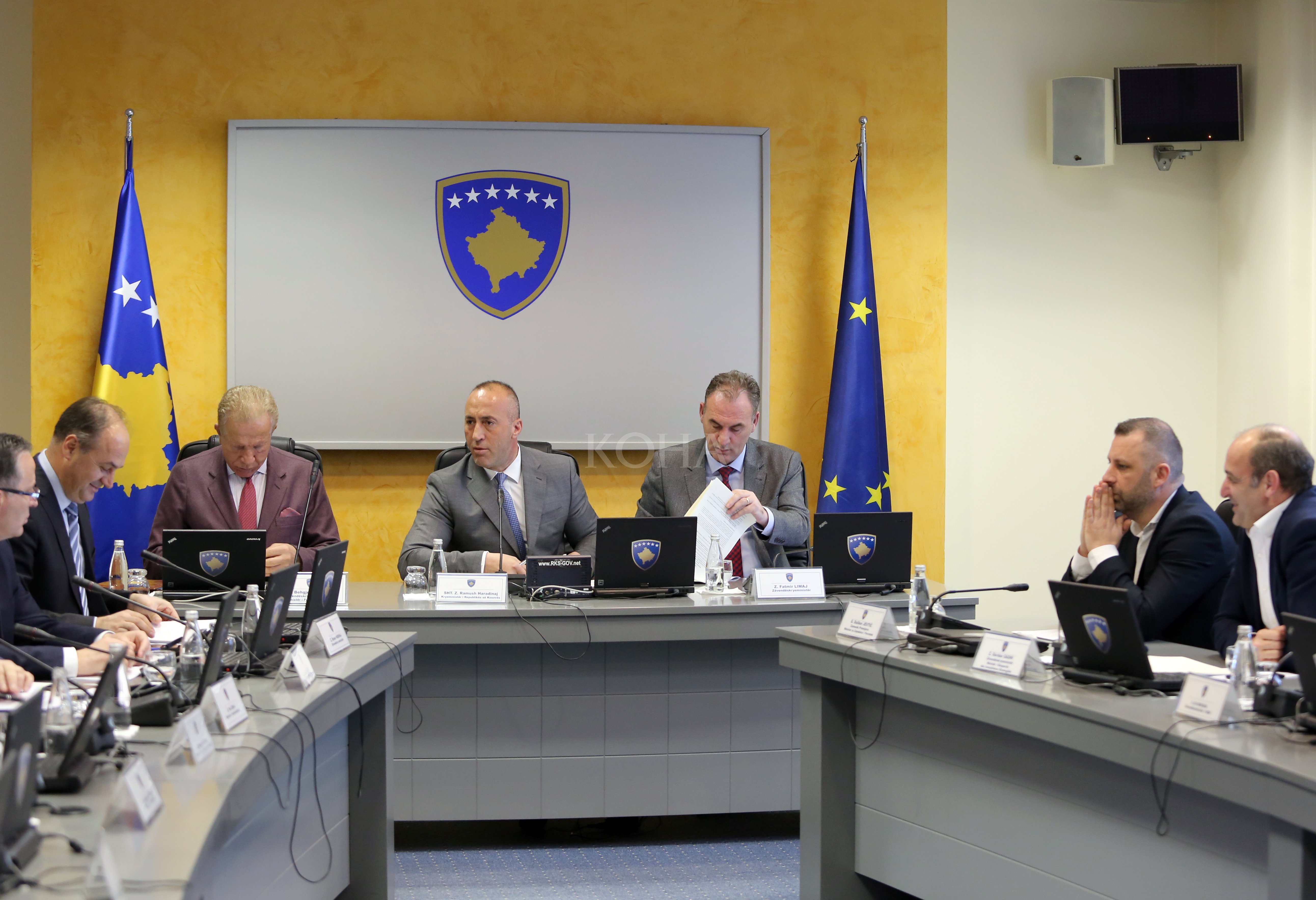 Zv/kryeministri Jevtiq thotë se s’do të përkrahin krijimin e Ushtrisë së Kosovës