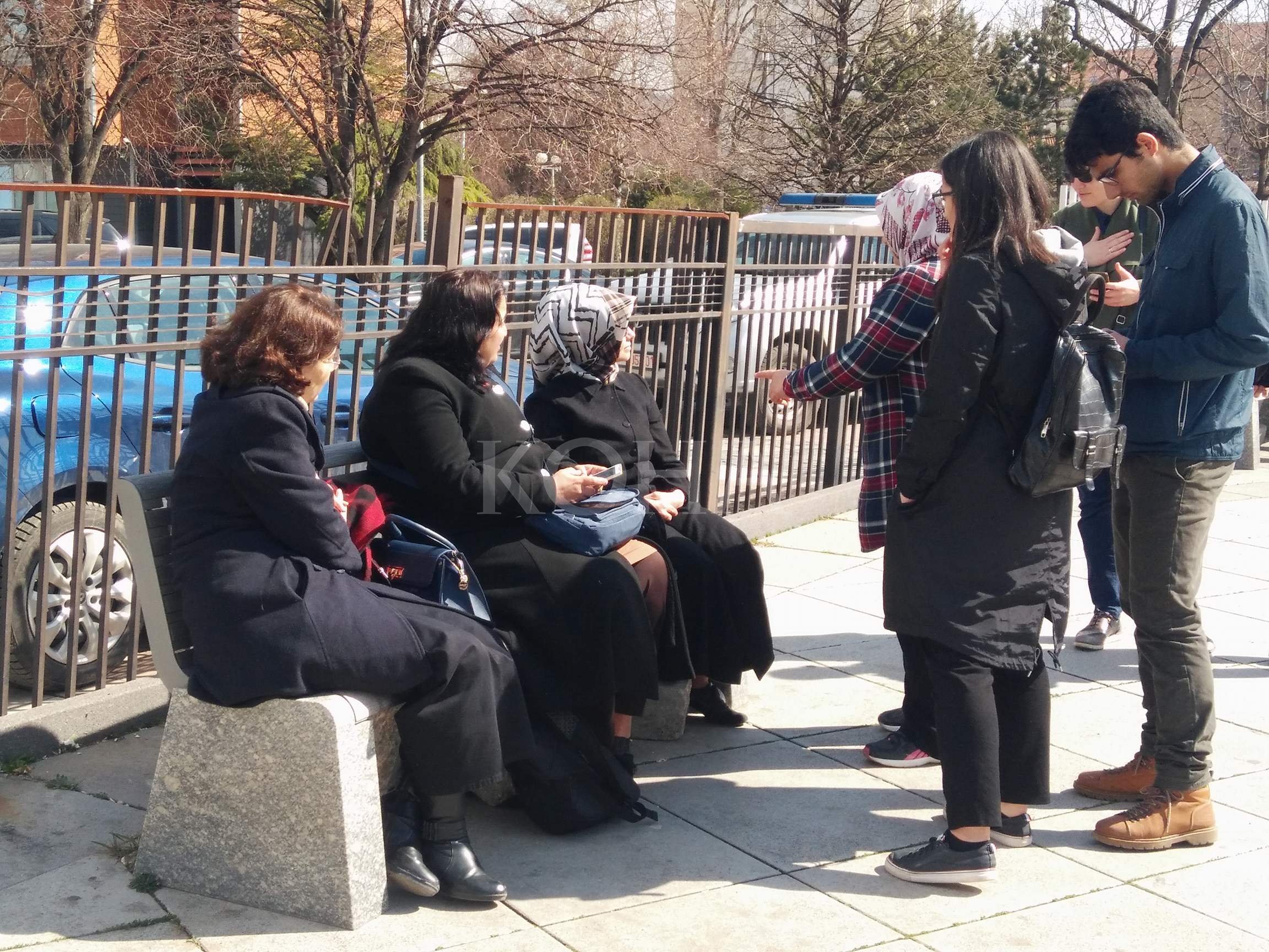 Familjarët besojnë se gylenistët po mbahen në ambasadën turke dhe në aeroportin e Prishtinës
