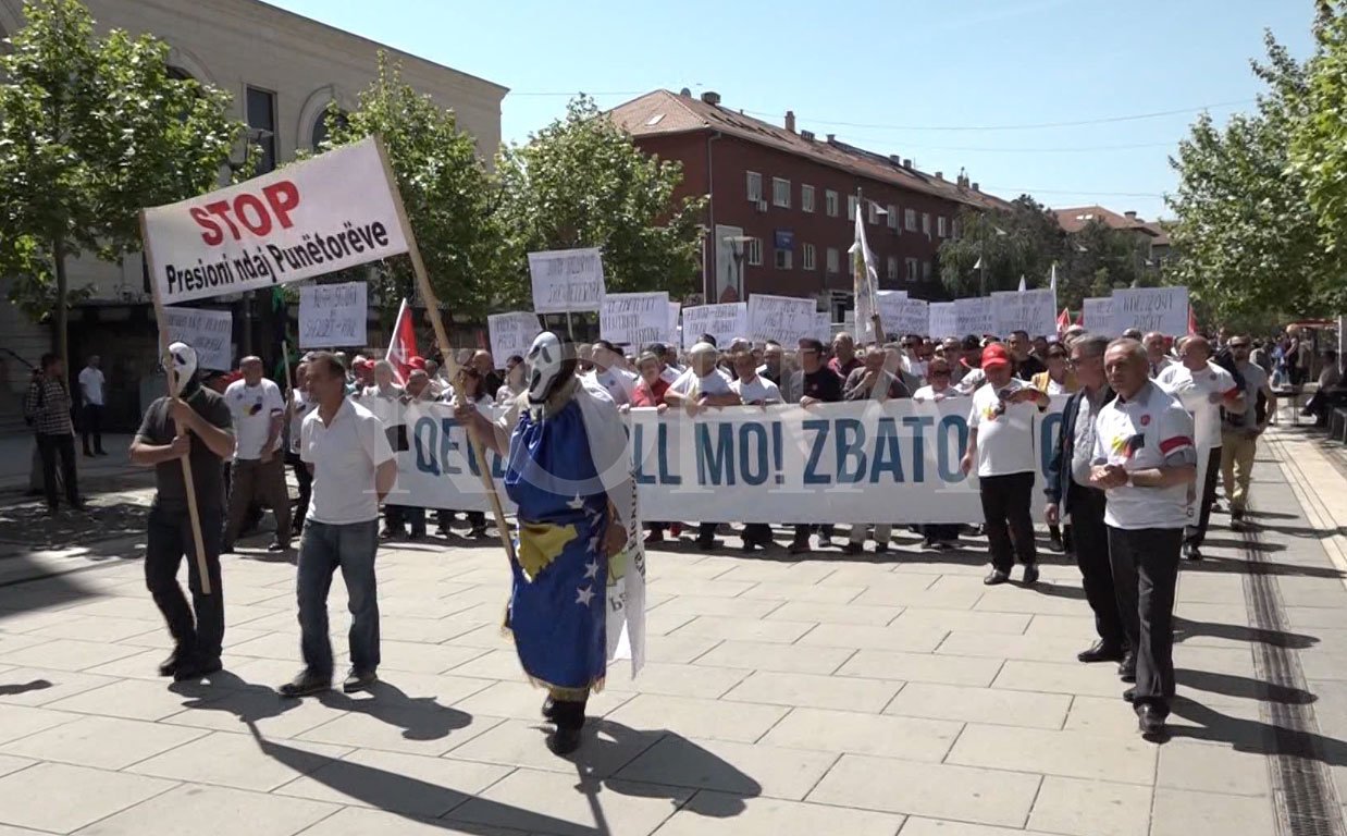 Punëtorët më 1 Maj nuk festuan, por protestuan